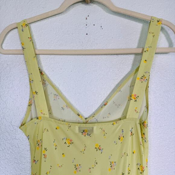 Rumored Yellow Floral Dress - Picture 6 of 10